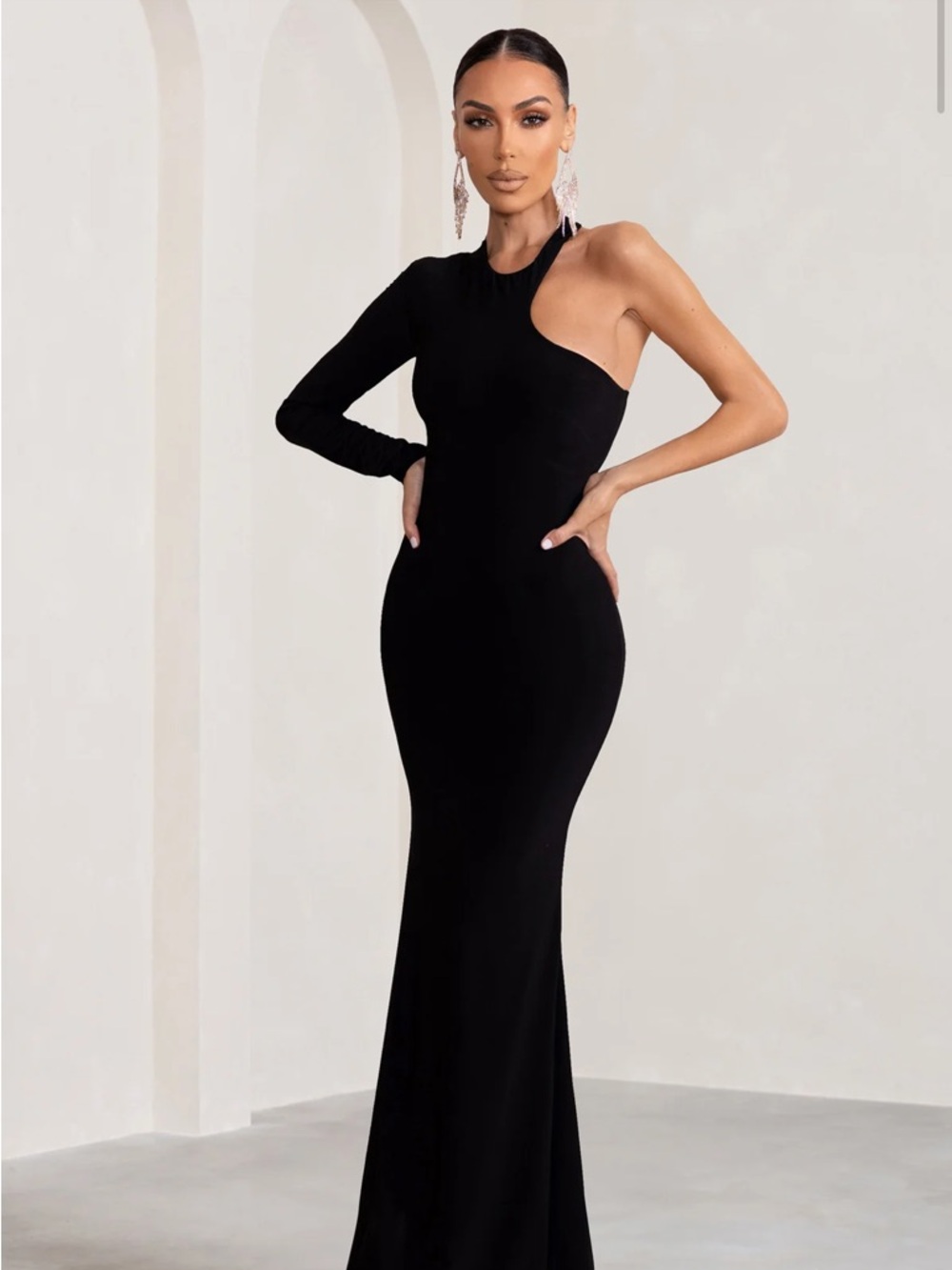Club London TYRA
Black Asymmetric Neck Cut Out Maxi Dress With Open Back Detail